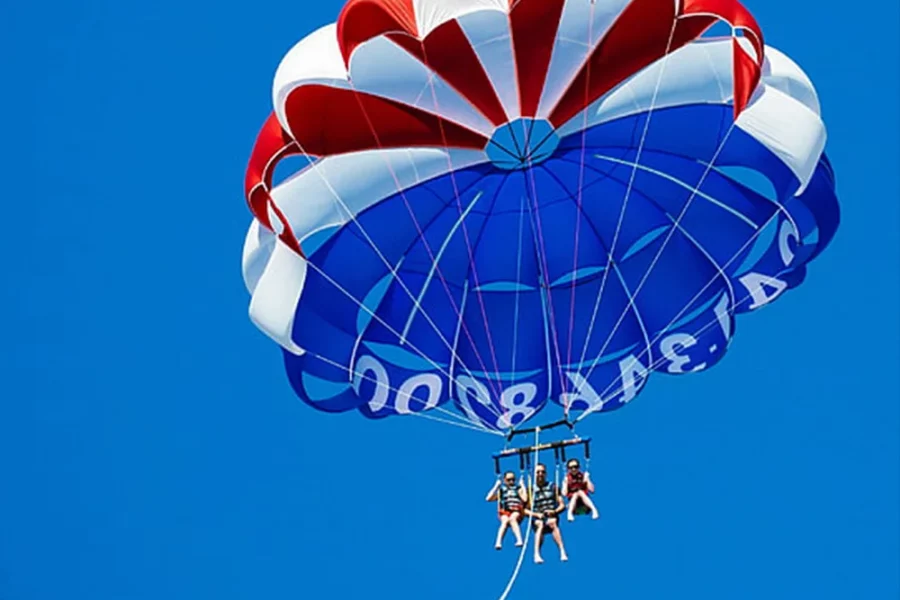 Parasailing  (15 minutes)